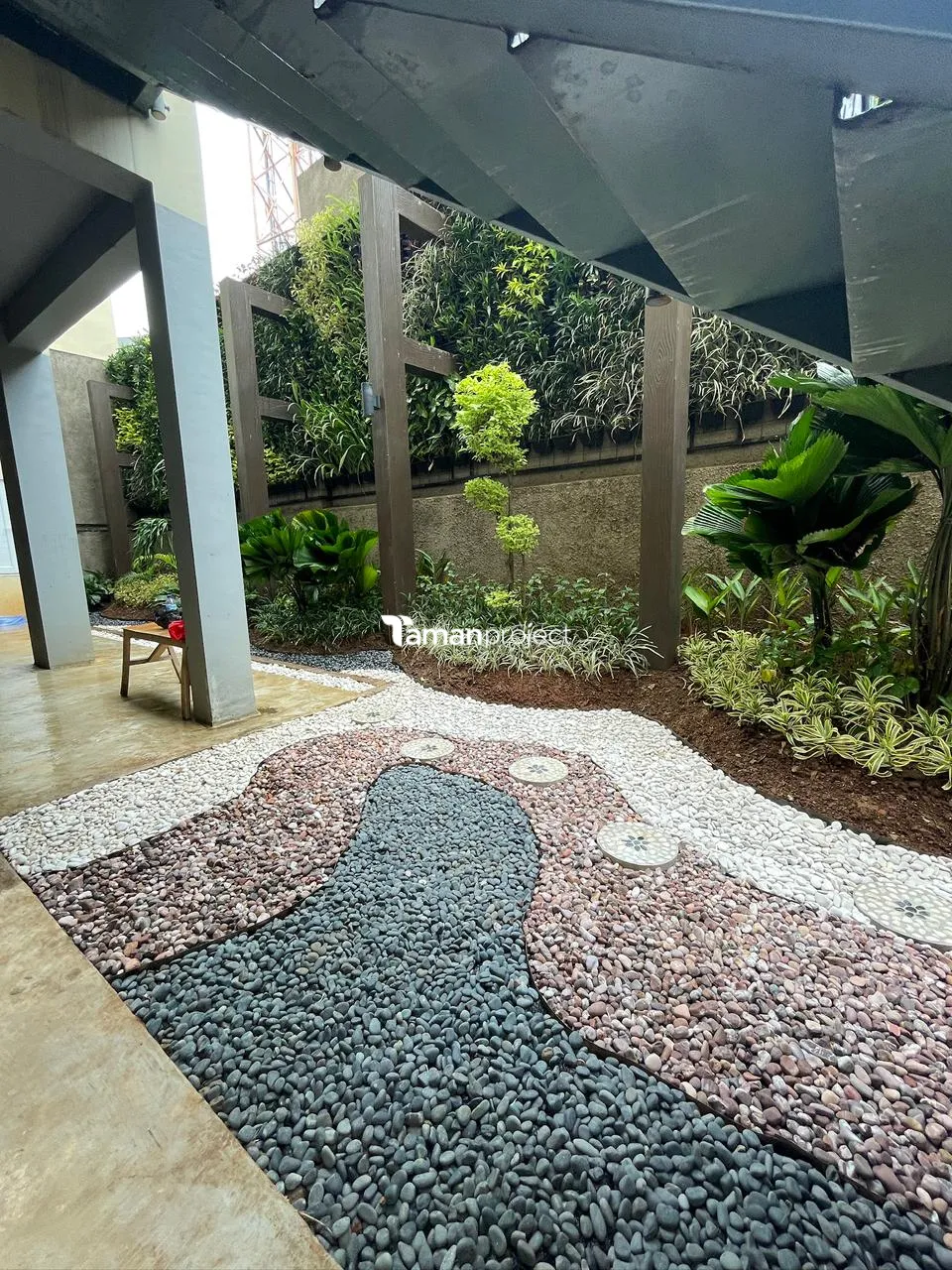 vertical garden the home srengseng